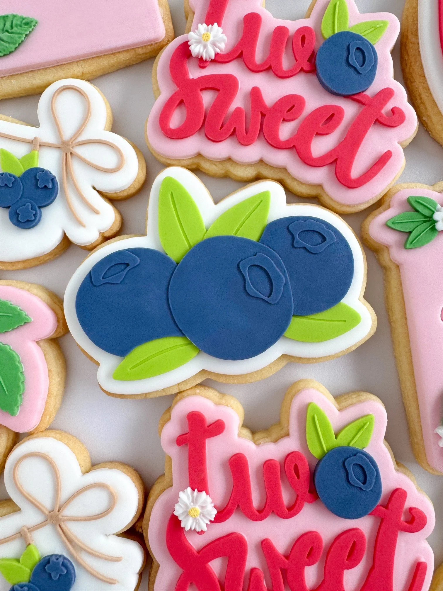 Blueberry Bunch Cookie Stamp & Cutter