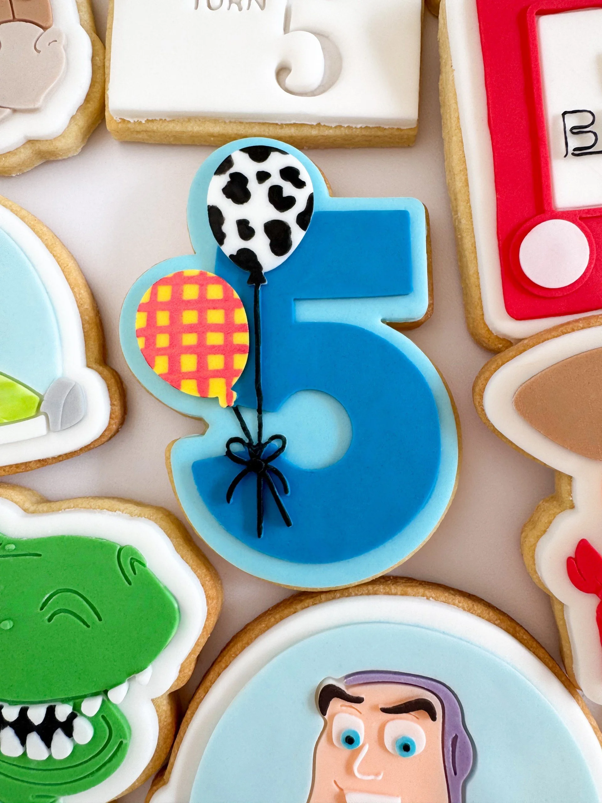 Number 5 with Balloons Cookie Stamp & Cutter