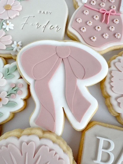 Floppy Bow Cookie Stamp & Cutter