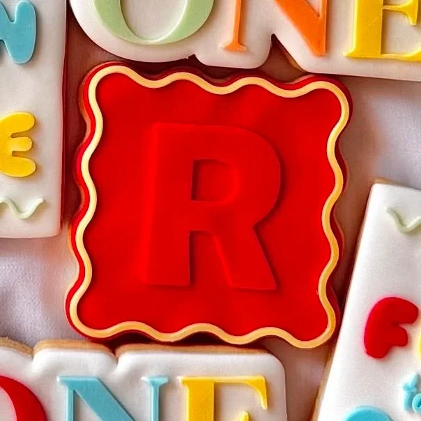 Wavy Letter R Cookie Stamp & Cutter