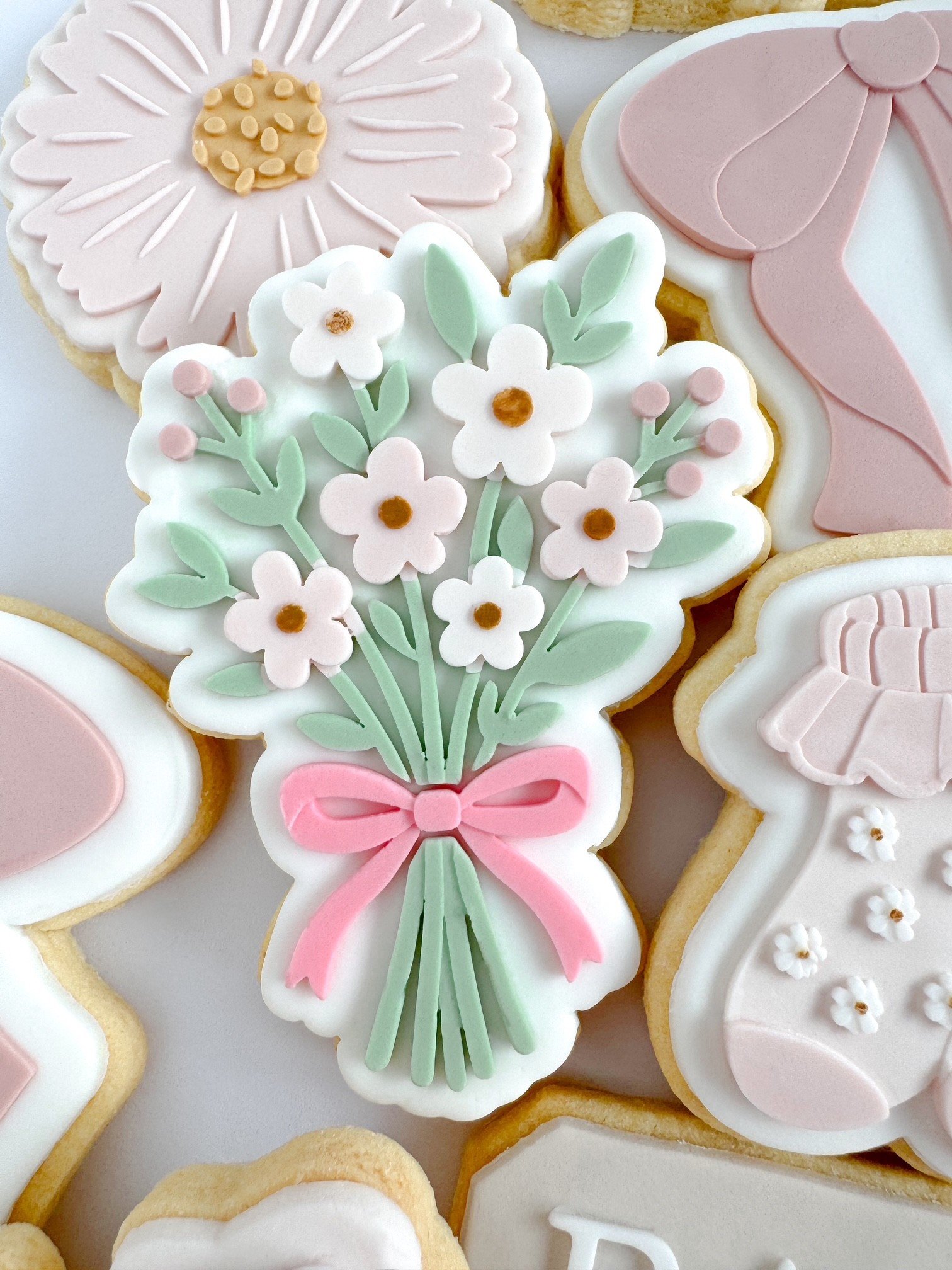 Bouquet of Flowers Cookie Stamp & Cutter