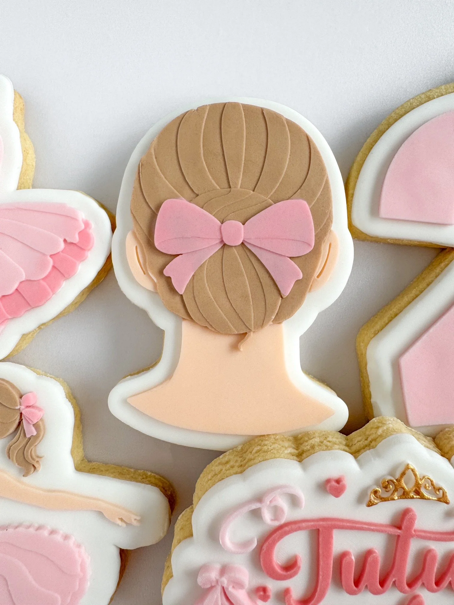 Ballerina Hair Bun Cookie Stamp & Cutter