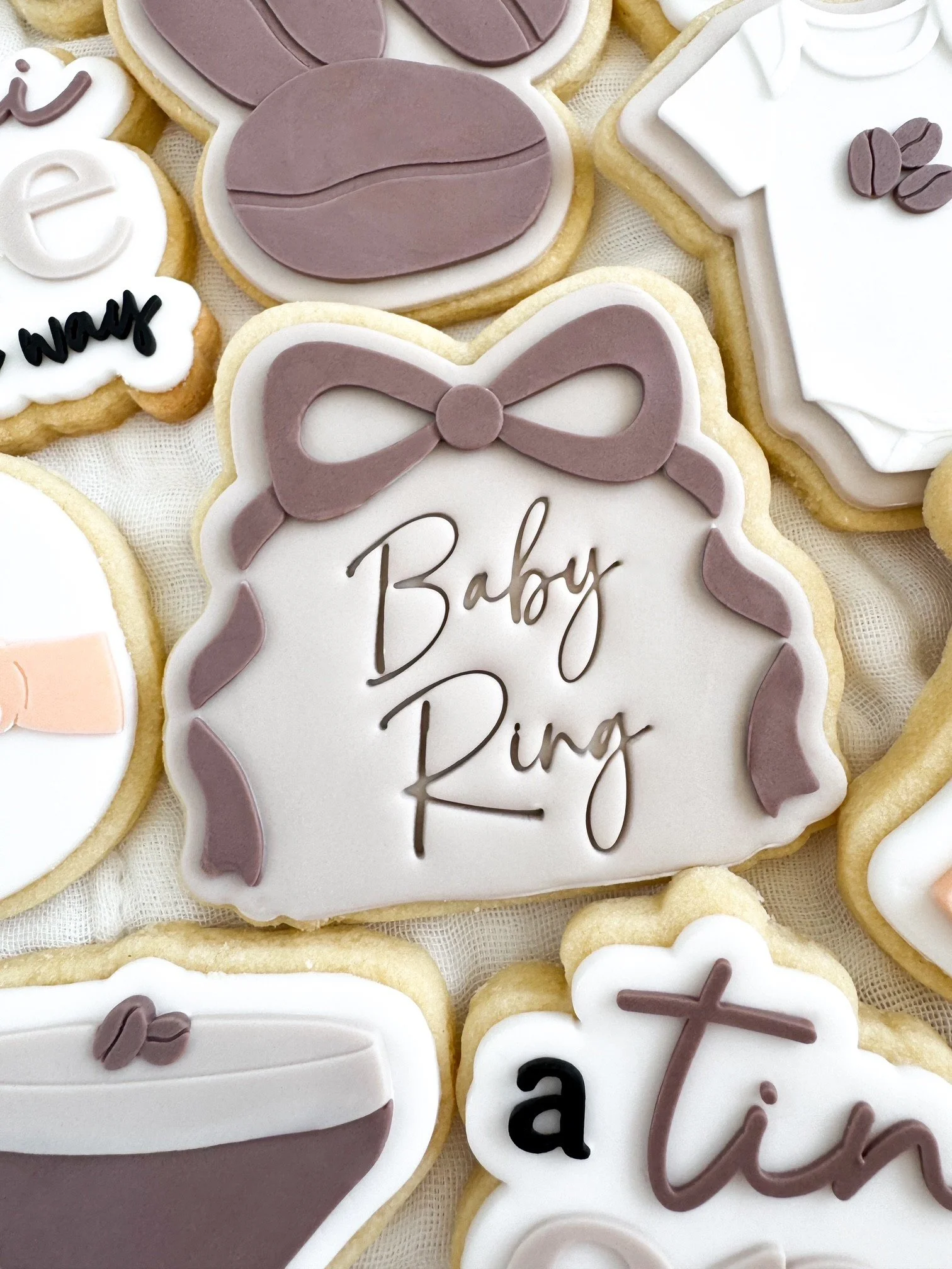 Wavy Bow Plaque3.jpg