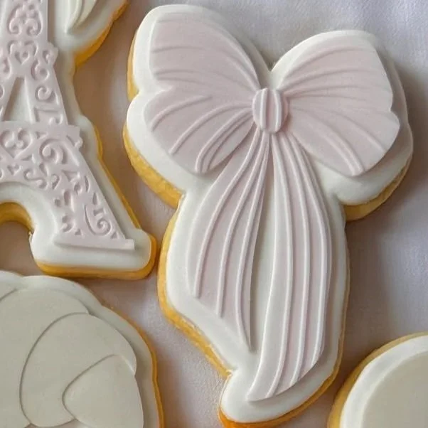 Striped Bow Cookie Stamp & Cutter