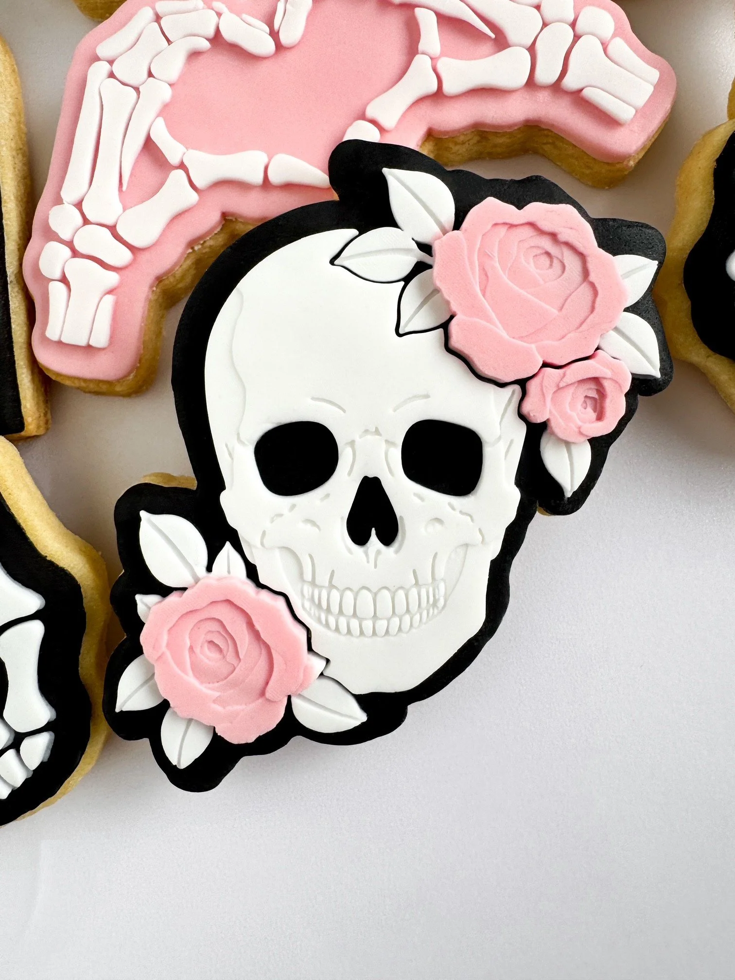 Skull with Roses 2.jpg