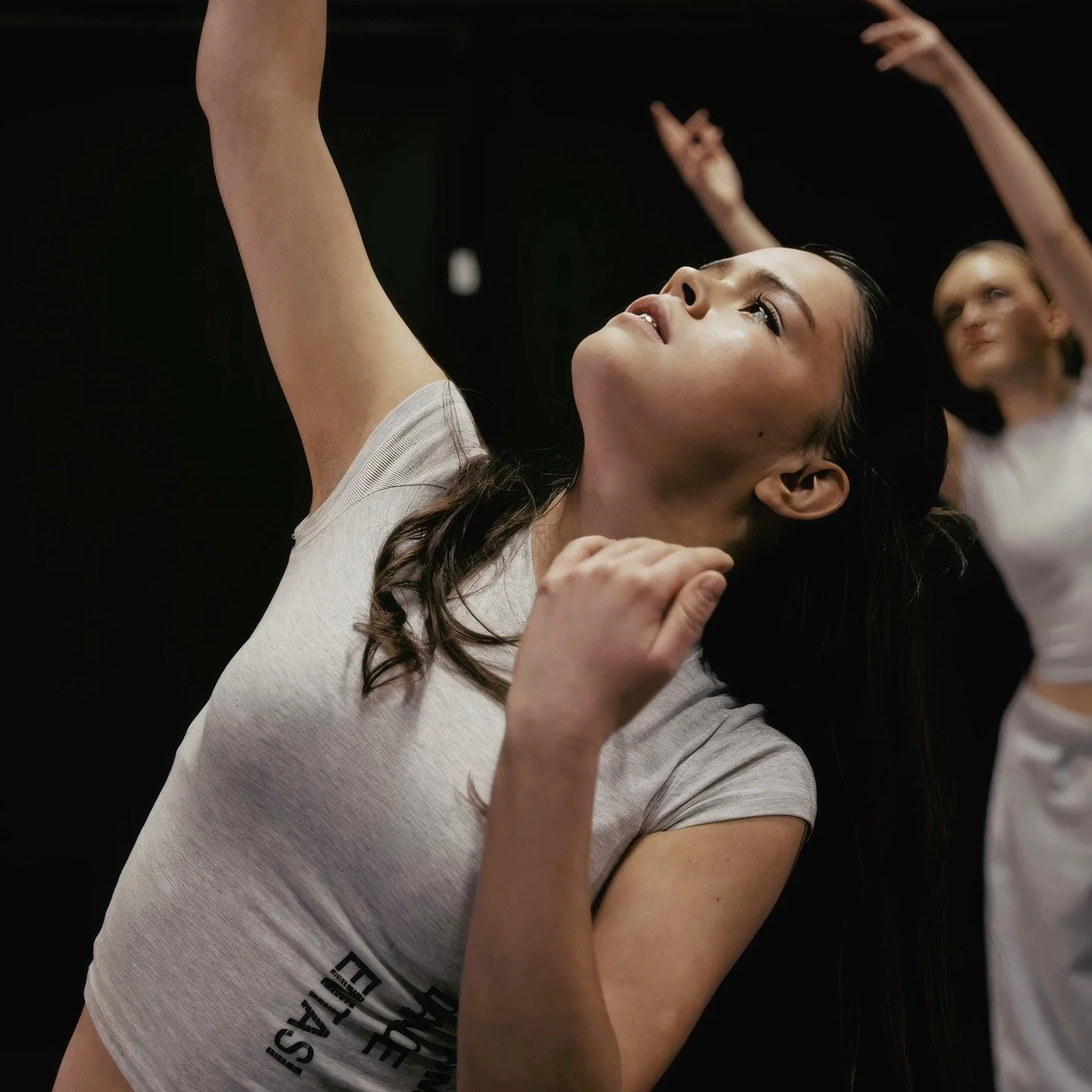 NEW Behind-The-Scenes Article : Rage against the Machine 

(see link on my website, link in the bio)

Supported here by this powerful frame from a recent video endeavour with @entasidance in #brighton

Here's a sample of the article to get you going.