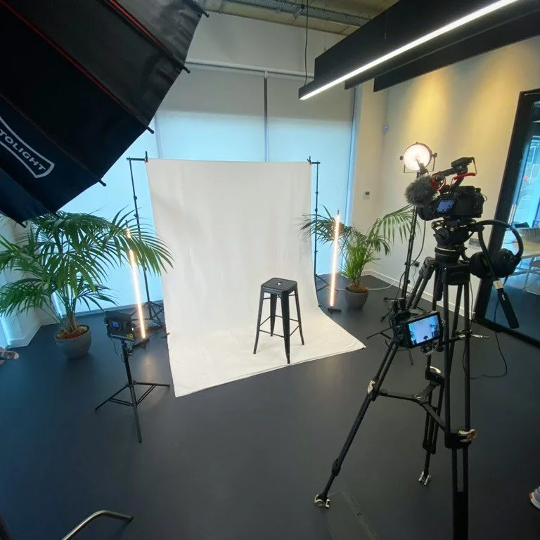 Really loved this simple set up for the shoot with @ecearchitecture ready for some talking heads and Sandy the dog. 

If you want to see more about this project and how it came out, then check out the BTS Article on mike b designs site. Link in the b