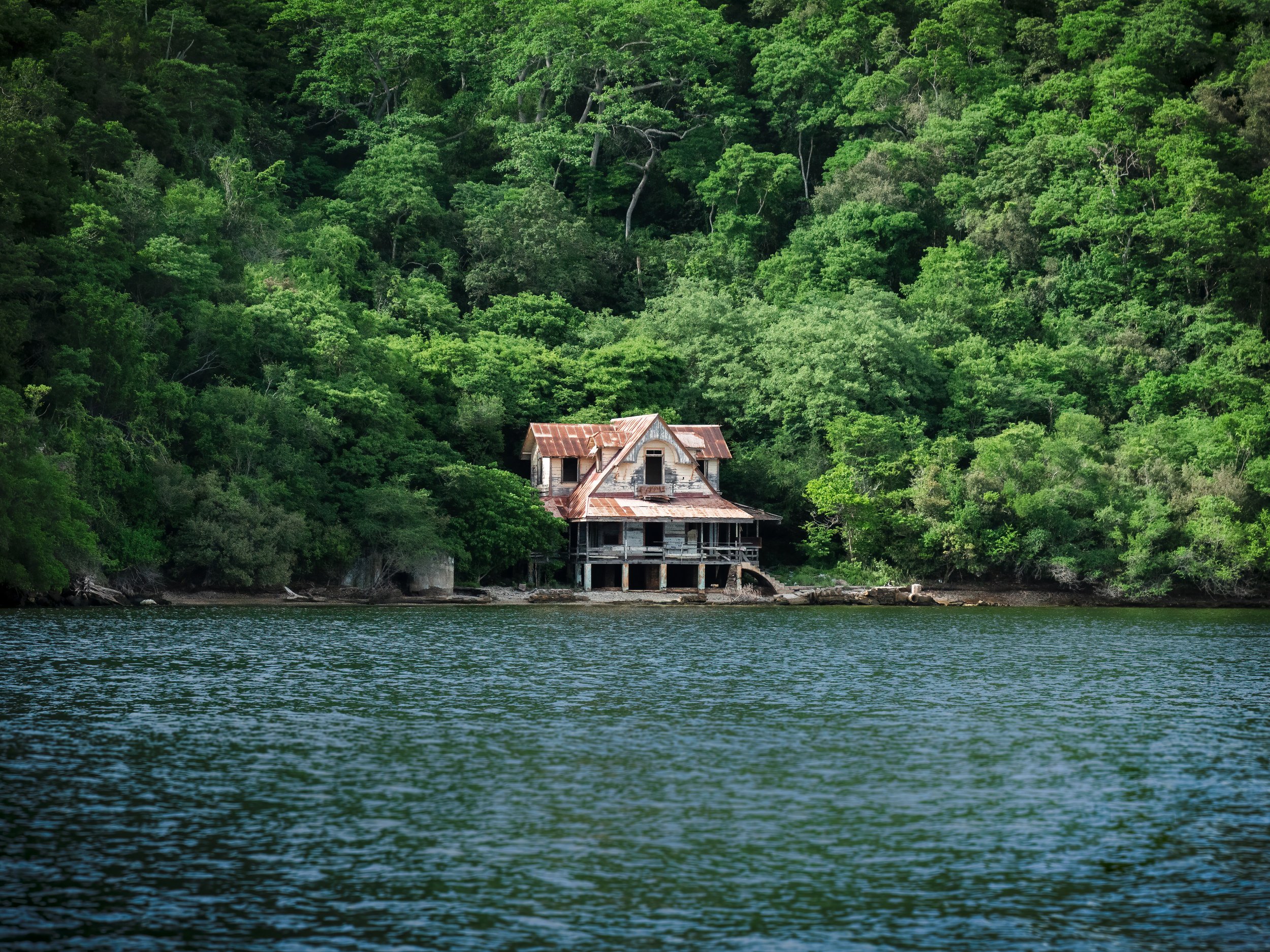 On the northwestern peninsula of Trinidad lies Chaguaramas. A popular location for visitor who love to sail the seas. There are also beaches, a golf course, hiking trails and small islands nearby that offer beautiful views and history.