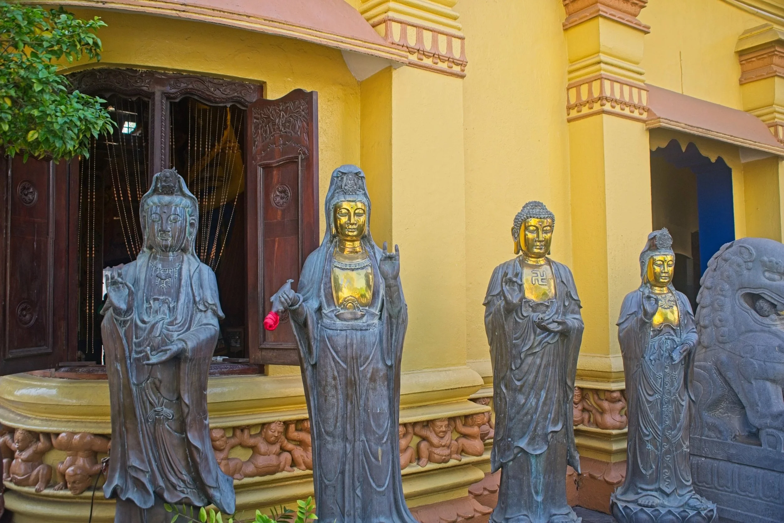 Gangaramaya Temple