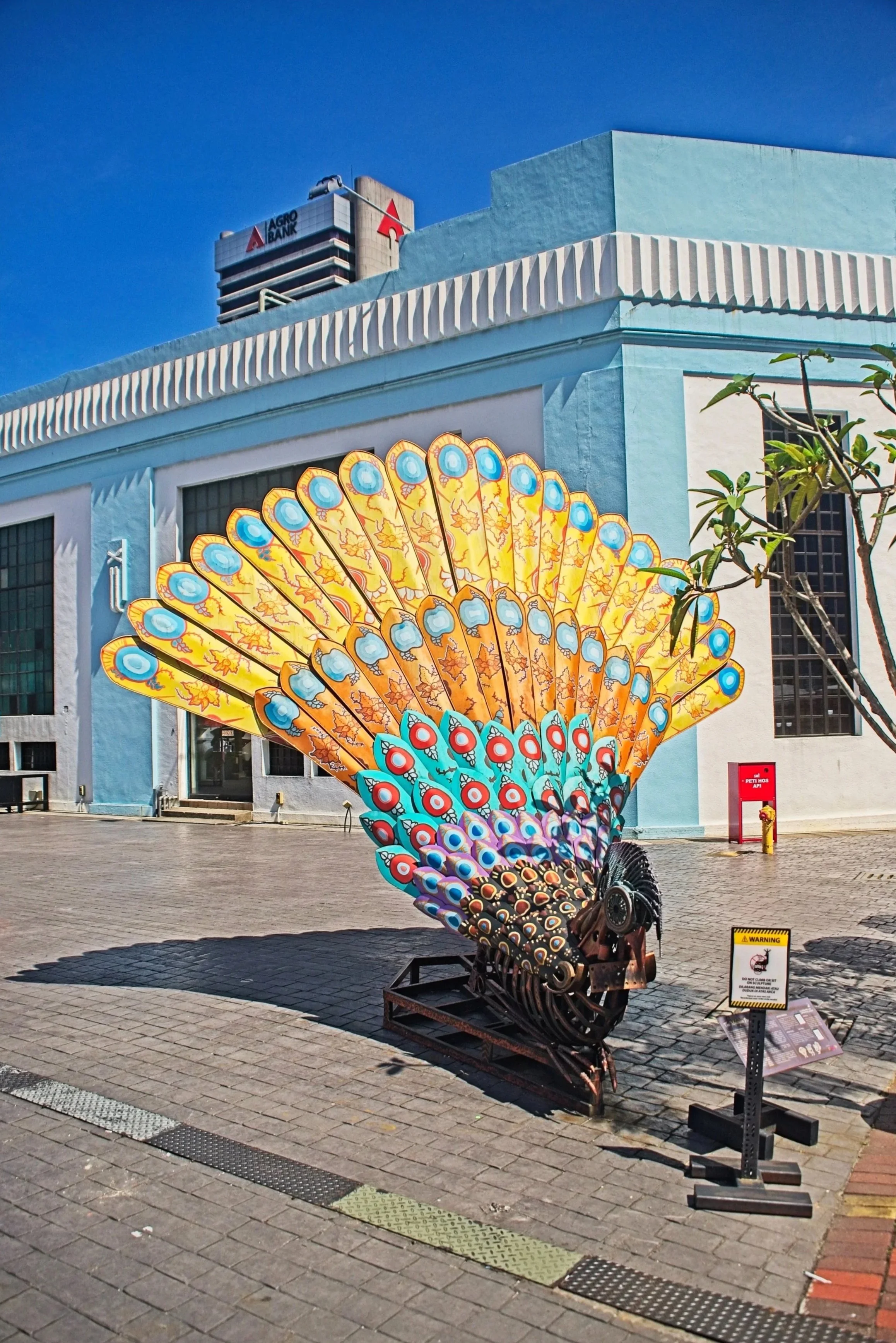 Peacock sculpture