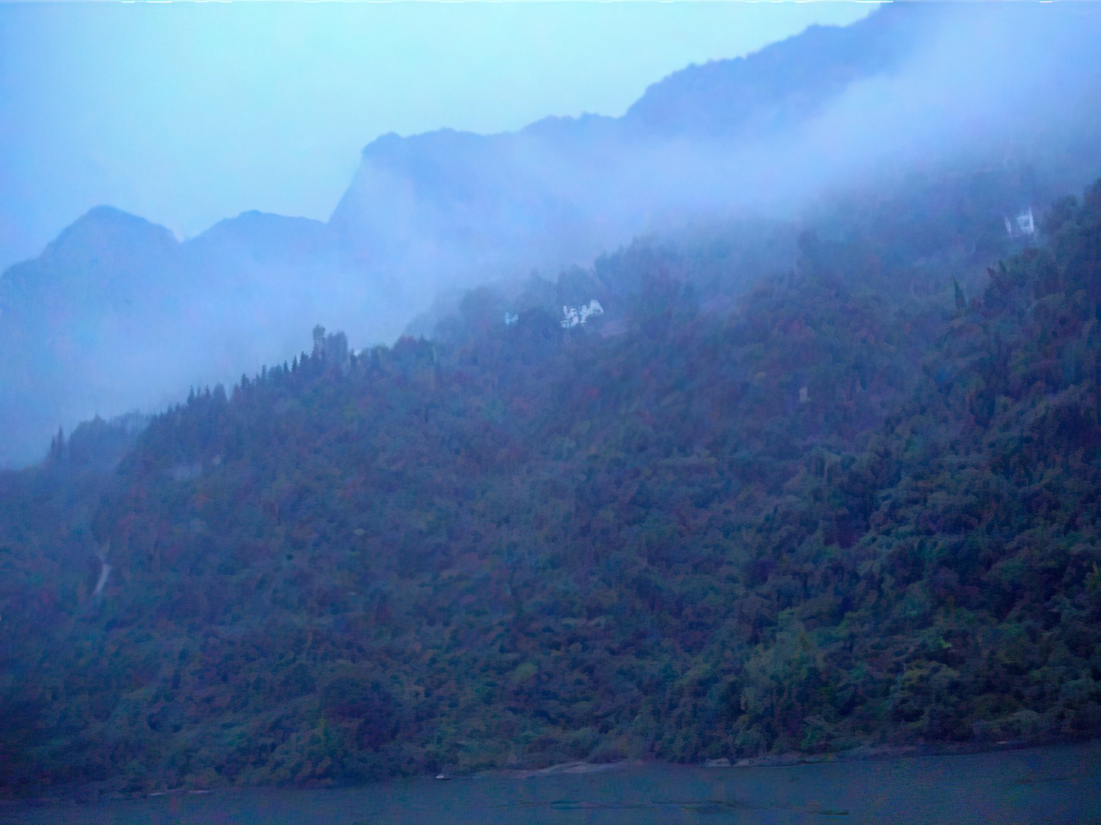 YangtzeSTILL-00050-gigapixel-width-3000px.jpg