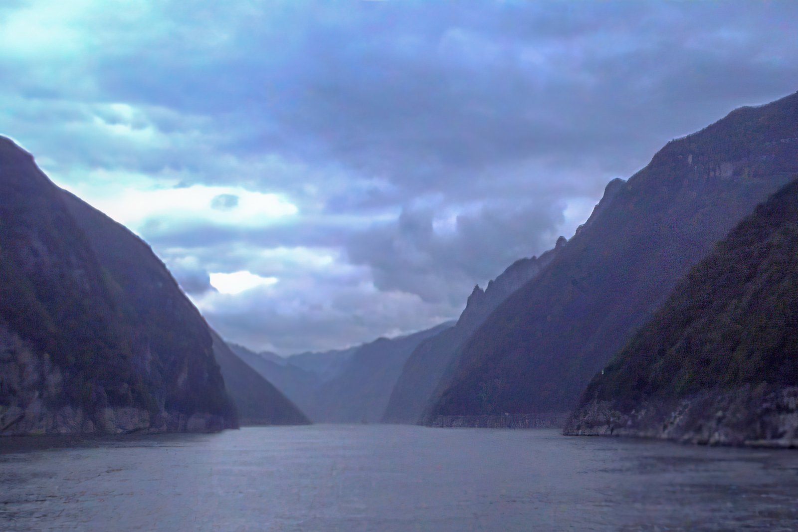 YangtzeSTILL-00086-gigapixel-width-3000px.jpg