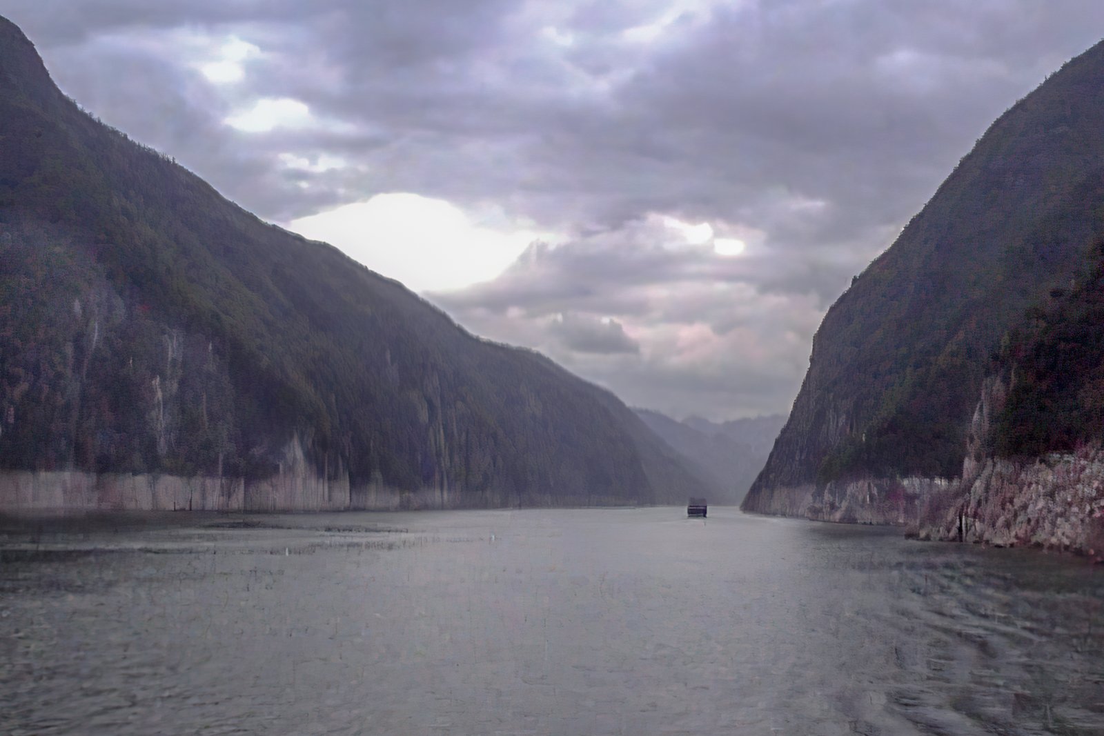 YangtzeSTILL-00079-gigapixel-width-3000px.jpg