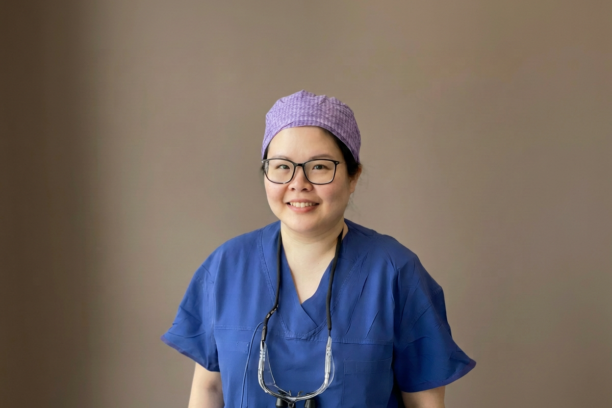 Dr Suat Chin Ng, female CSSANZ colorectal, hernia and general surgeon in Melbourne. Provides robotic, laparoscopic, endoscopic and open surgery. English, Mandarin, cantonese.  Works in Adeney, Epworth Eastern, Waverley Private, St Vincent's, Eastern