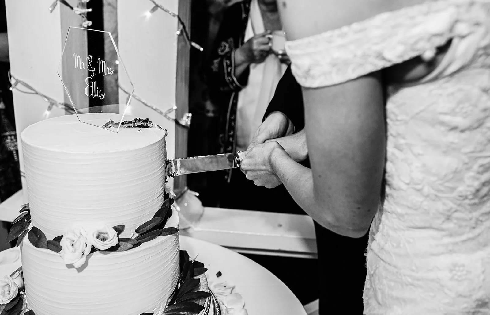 READING_WEDDING_PHOTOGRAPHER_SHENLEY_CRICKET_CLUB_WEDDING_0061.jpg