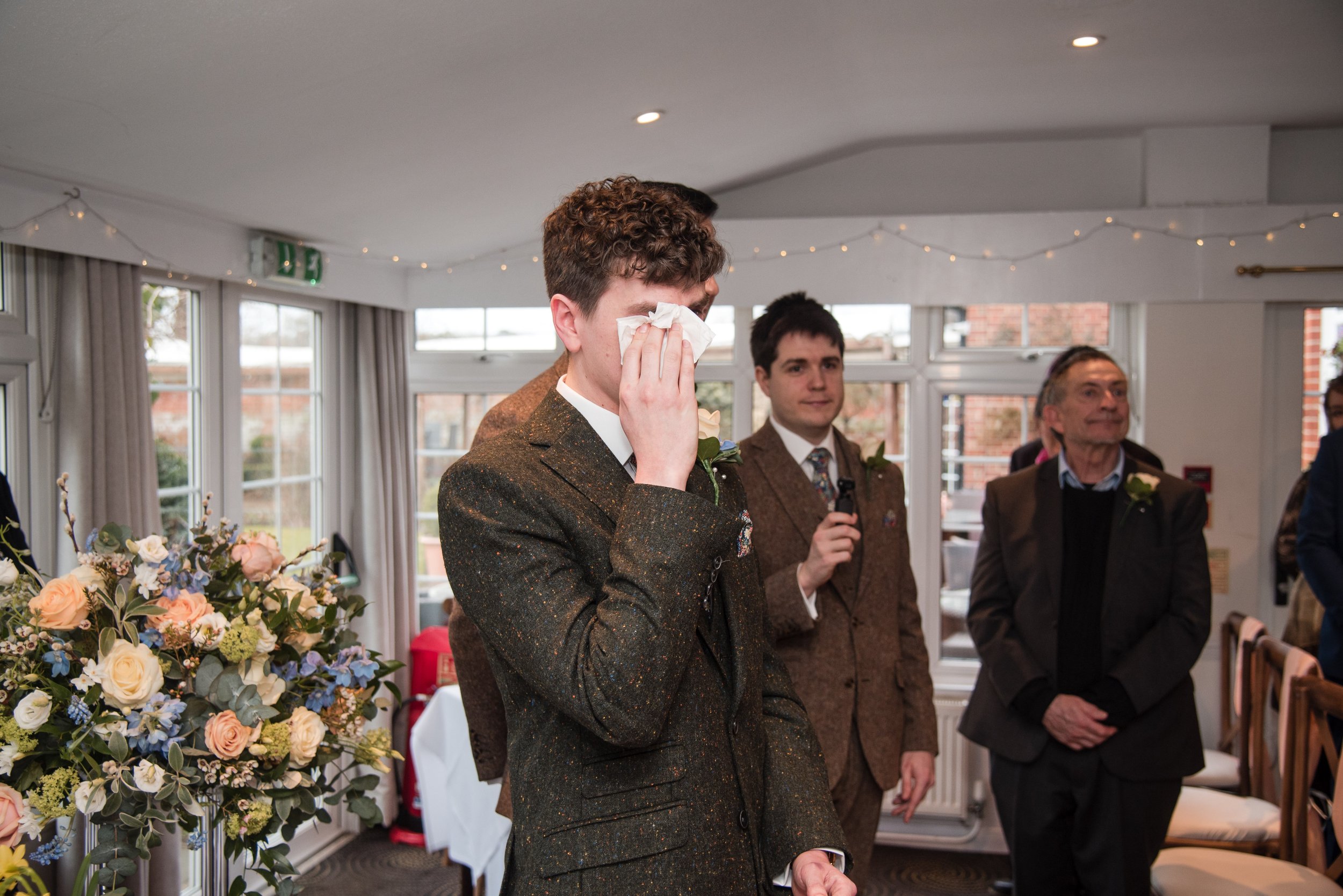 READING_WEDDING_PHOTOGRAPHER_SHENLEY_CRICKET_CLUB_WEDDING_0194.jpg