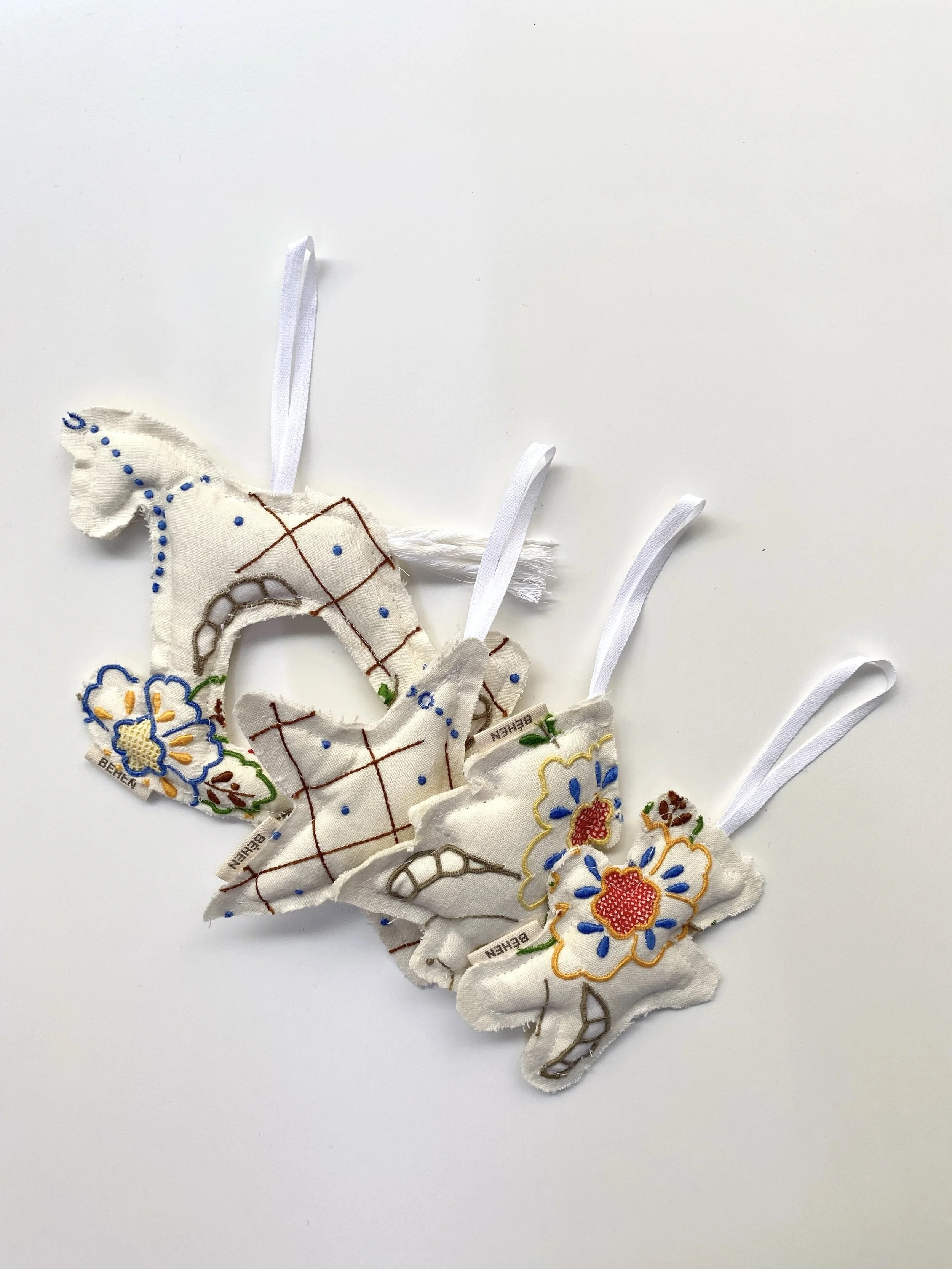 Hand-Embroidered Madeira Colorful SET – 4 Ornaments