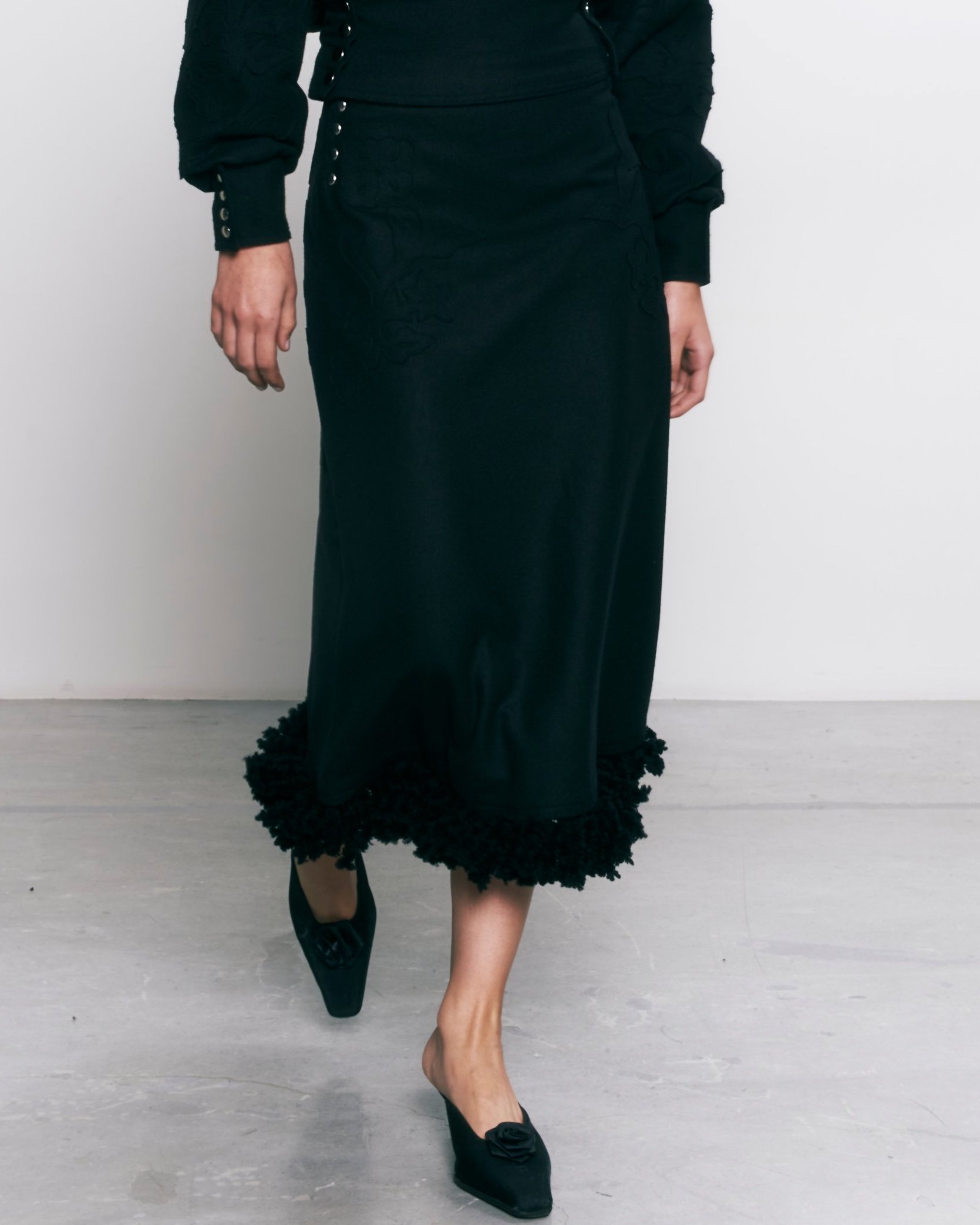 BUREL SKIRT WITH WOOL APPLIQUÉ AND CAT TAILS