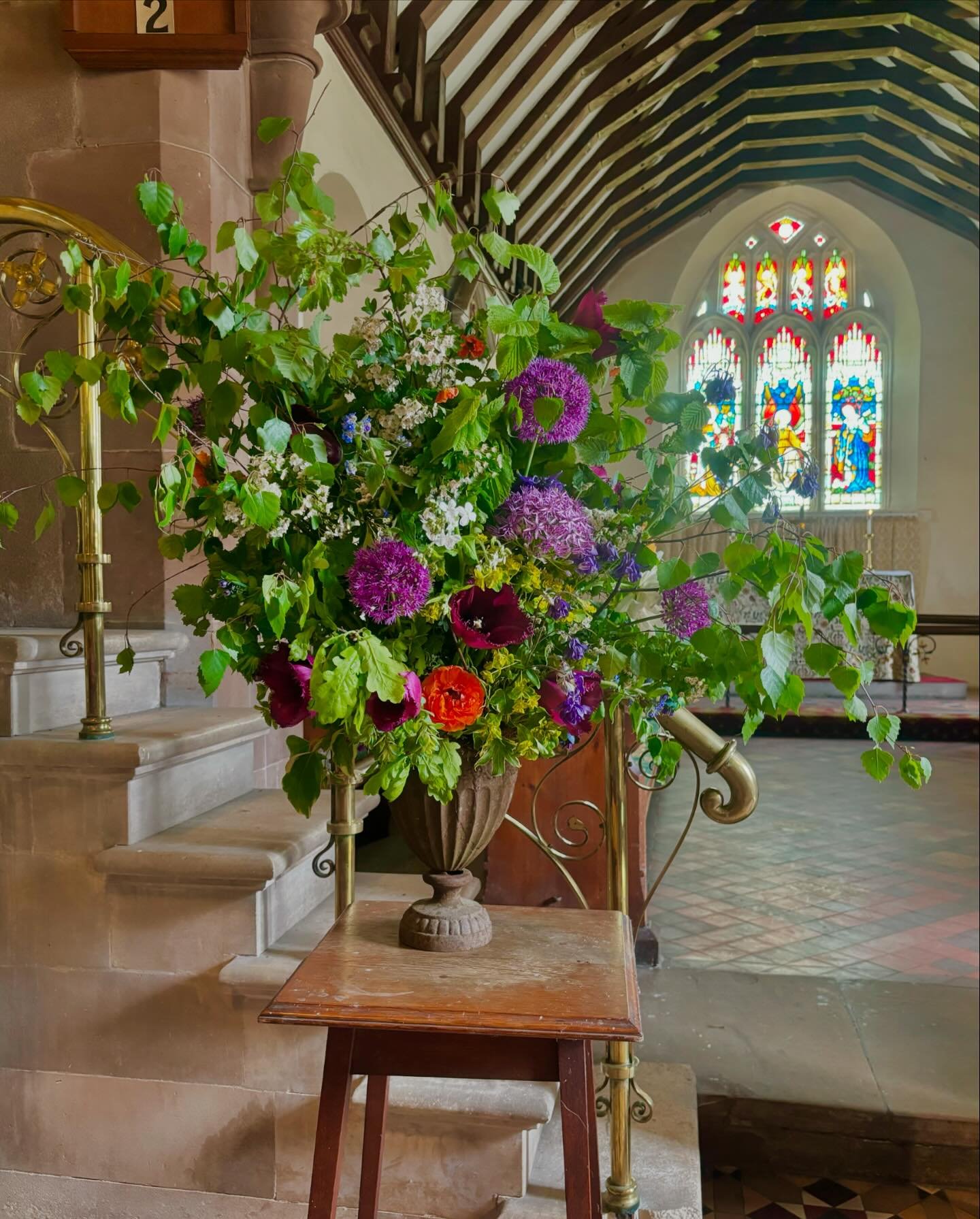 This arrangement took part in two events yesterday. In the morning @farewellflowers held their first promotional photoshoot with @wild_meadow at Waseley Hills Crematorium. Members of the new directory, launched this week, gathered with their beautifu