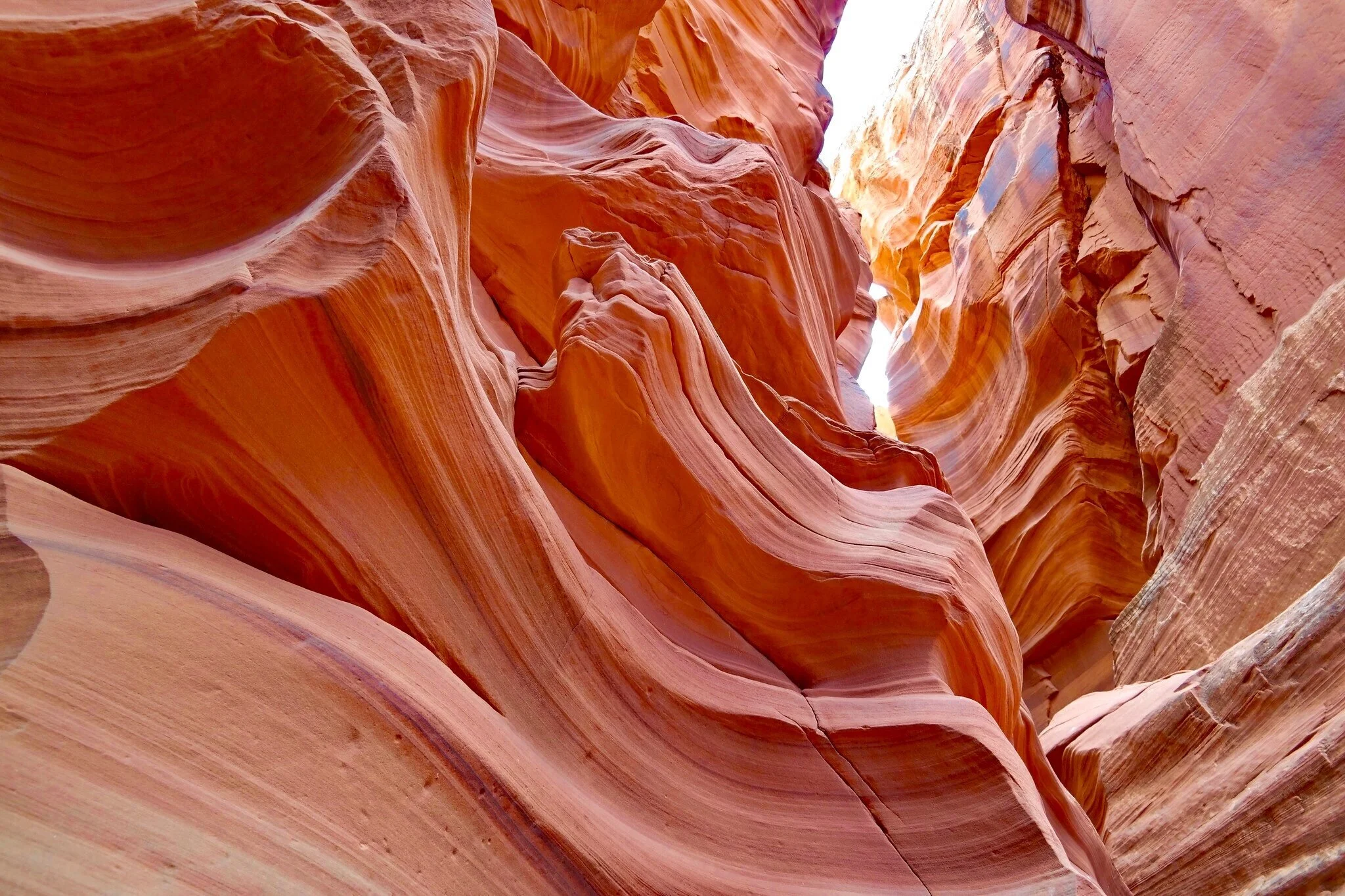 Upper vs. Lower Antelope Canyon: Which Should You Visit? | The Exploreist