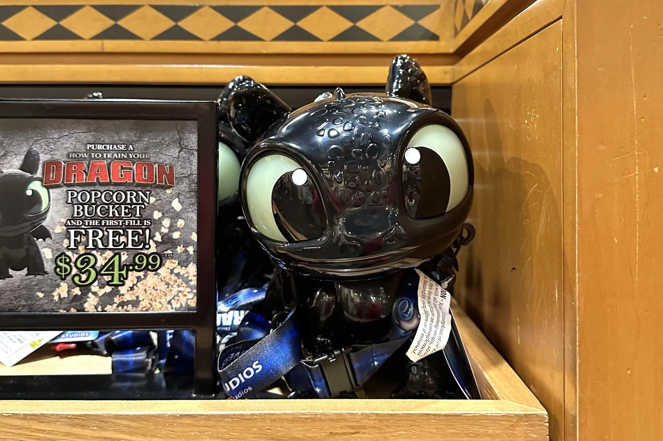 You Can Grab This Adorable Toothless Popcorn Bucket at Universal