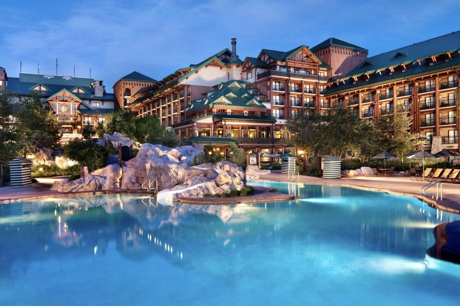 The Secret Codes Disney Parks Cast Members Use to Handle Real-World ...