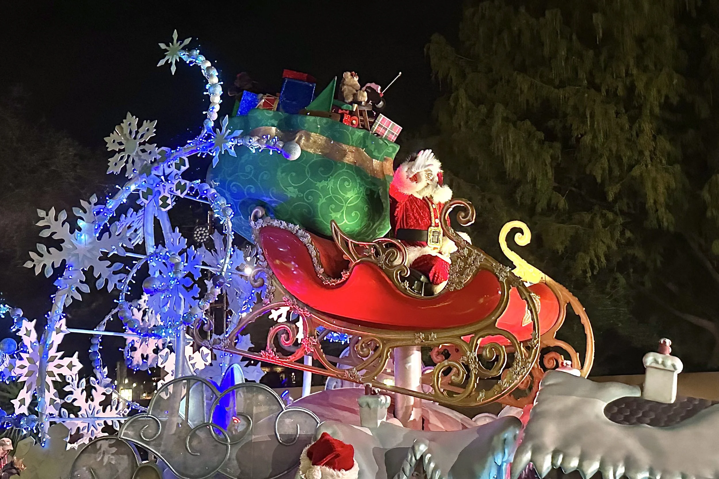 Your Guide to the 2026 Mickey’s Very Merry Christmas Party | The Exploreist