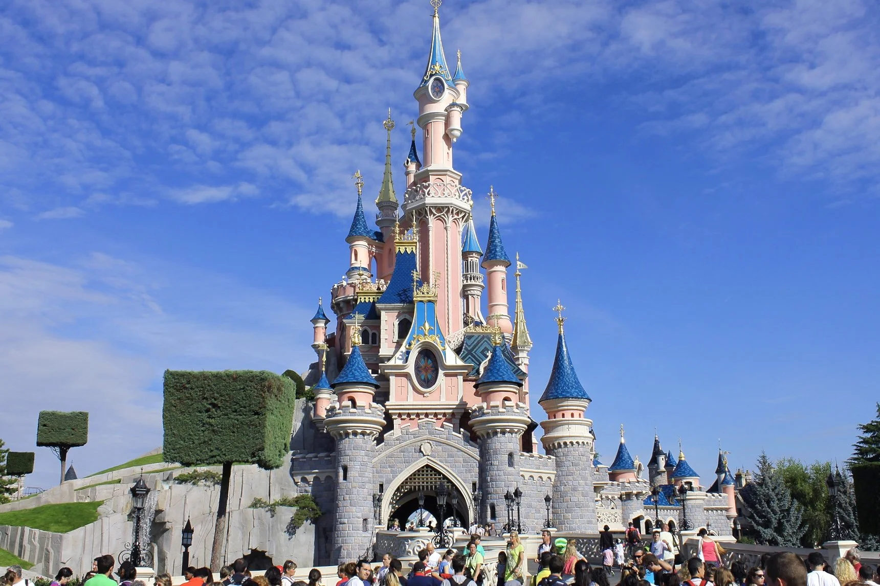 6 Best Disney Castles Around the World, Ranked | The Exploreist