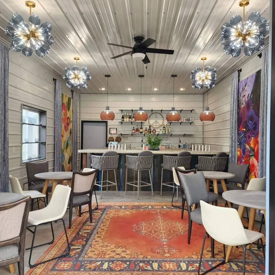 Vintage Block Inn & Suites | Okoboji, IA | Block Party Retro Pub 