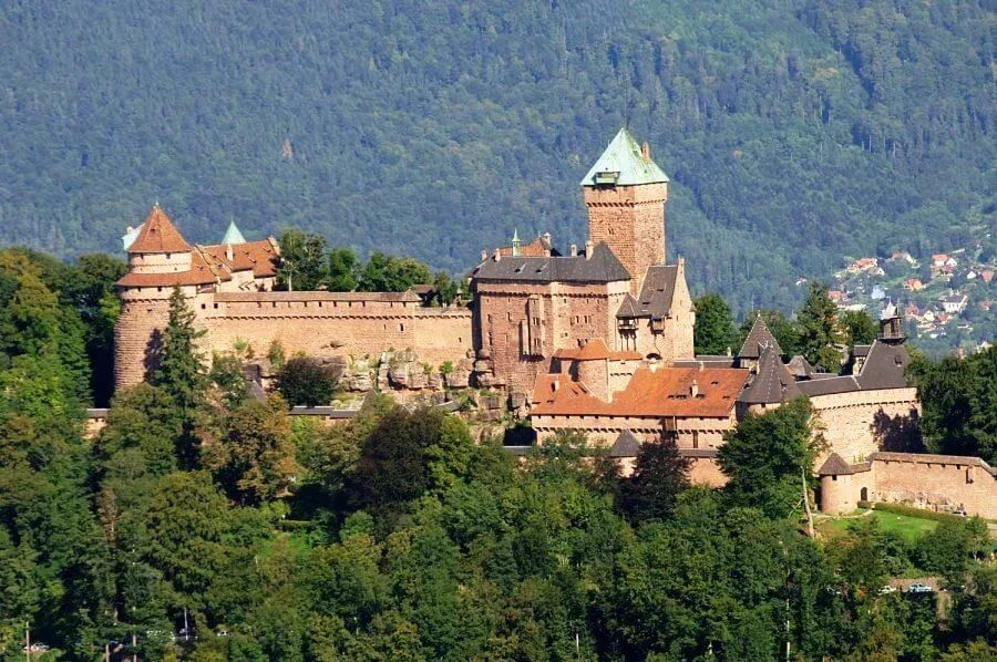 Château du Haut-Koenigsbourg en Alsace, site historique à visiter près de Rosenwiller lors d’un séjour au gîte La Rose des Vents
