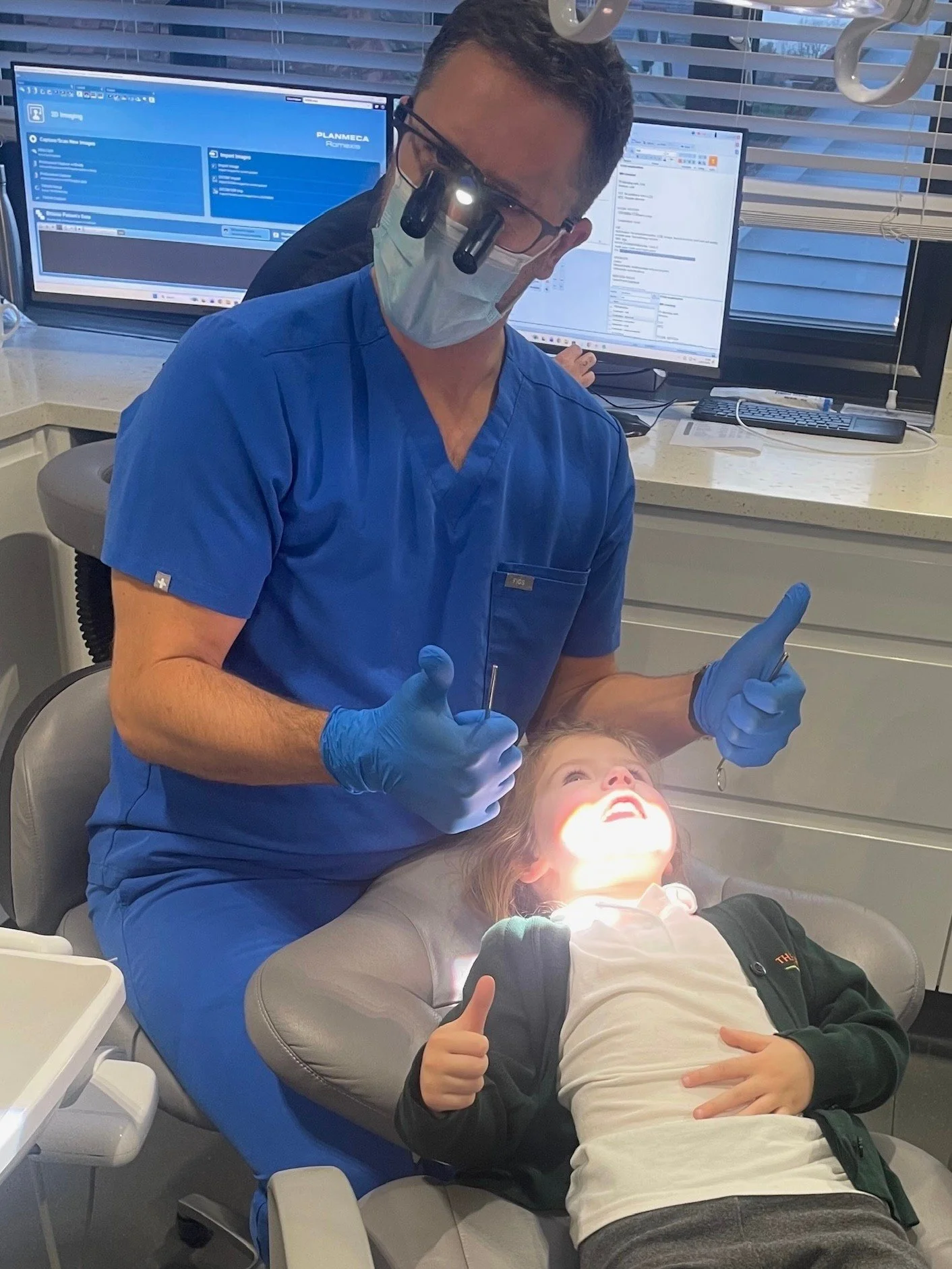 Thumbs up if you had a great check up ! 👍

#dentist #dentalsmiles #dentalsmilesessex #dentalsmileschelmsford #dentalsmilesessex #dentalsmilestakeley #essex #compositefillings #veneers #invisalign #invisaligndentist #straightteeth #braces #diamondpro