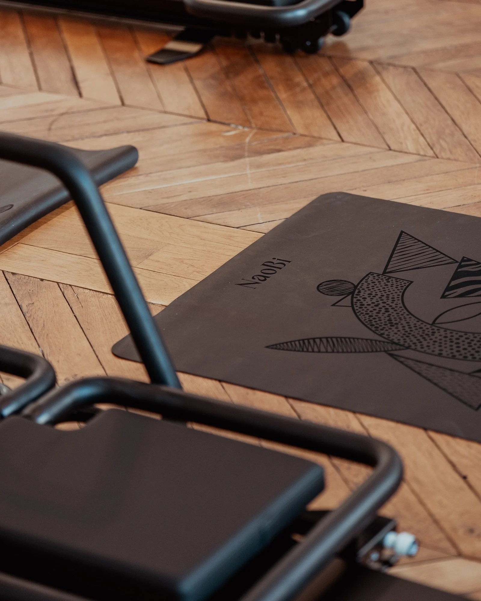 Le Lagree, une discipline de pr&eacute;cision, de contr&ocirc;le et de lenteur 🎀

Chaque mouvement est ex&eacute;cut&eacute; avec rigueur pour solliciter les muscles en profondeur, sans impact.

Des machines l&eacute;g&egrave;res et haut de gamme, n
