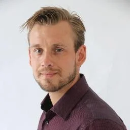 looking sideways 2.jpg