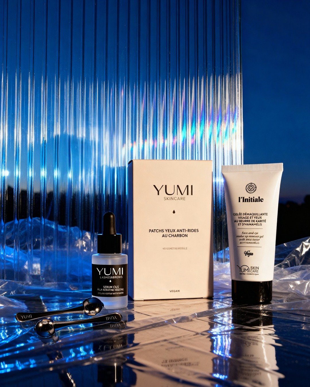 A ritual of light and renewal for eyes that whisper elegance.
Each evening, indulge in the Lumi&egrave;re des Yeux Ritual &mdash; a delicate symphony of serum, masks, and massage that restores radiance, strengthens lashes, and soothes tired eyes.
Let