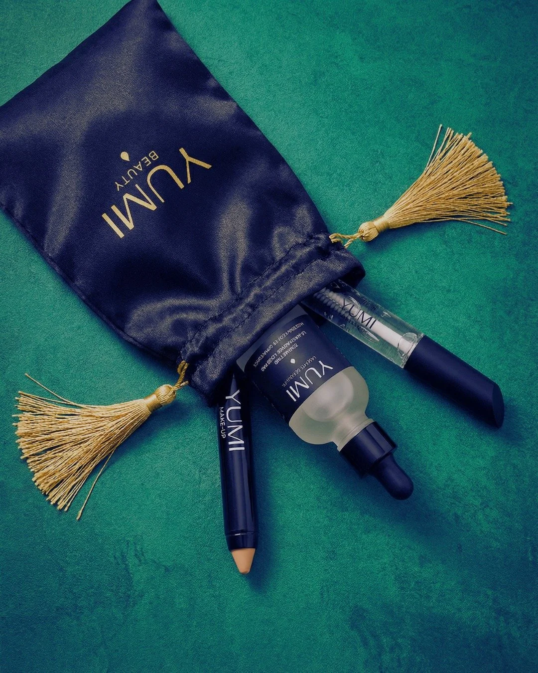 A season wrapped in gold and enchantment. Gift the glow of YUMI &mdash; because beauty is the most exquisite celebration.

#YUMIBeauty #YUMILashes #HolidayGlow #LuxuryBeauty #ChristmasGifting #FestiveElegance #GlowSeason