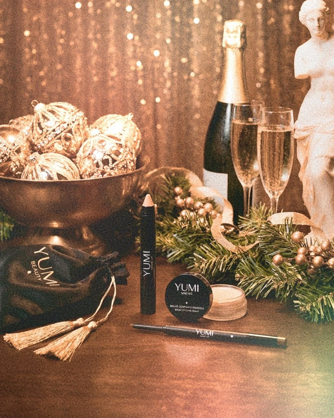 For the woman who adores subtle luxury and luminous simplicity &mdash; YUMI is your holiday signature. 

Claim your signature glow &mdash; shop directly via the link in bio.

#YUMIBeauty #LuxuryMinimalism #EffortlessElegance #HolidaySignature #Modern