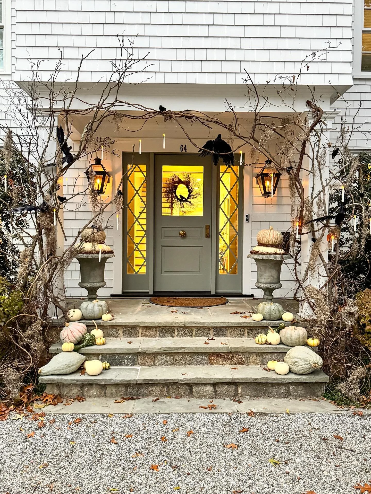 Sp🎃🎃ky season, with Hitchcock vibes🐦&zwj;⬛

This idea has lived in my brain for years and finally got to execute for a close friend&rsquo;s new home. Thank you @afulk for always indulging my crafty ideas! 

And stay tuned for how we transition thi