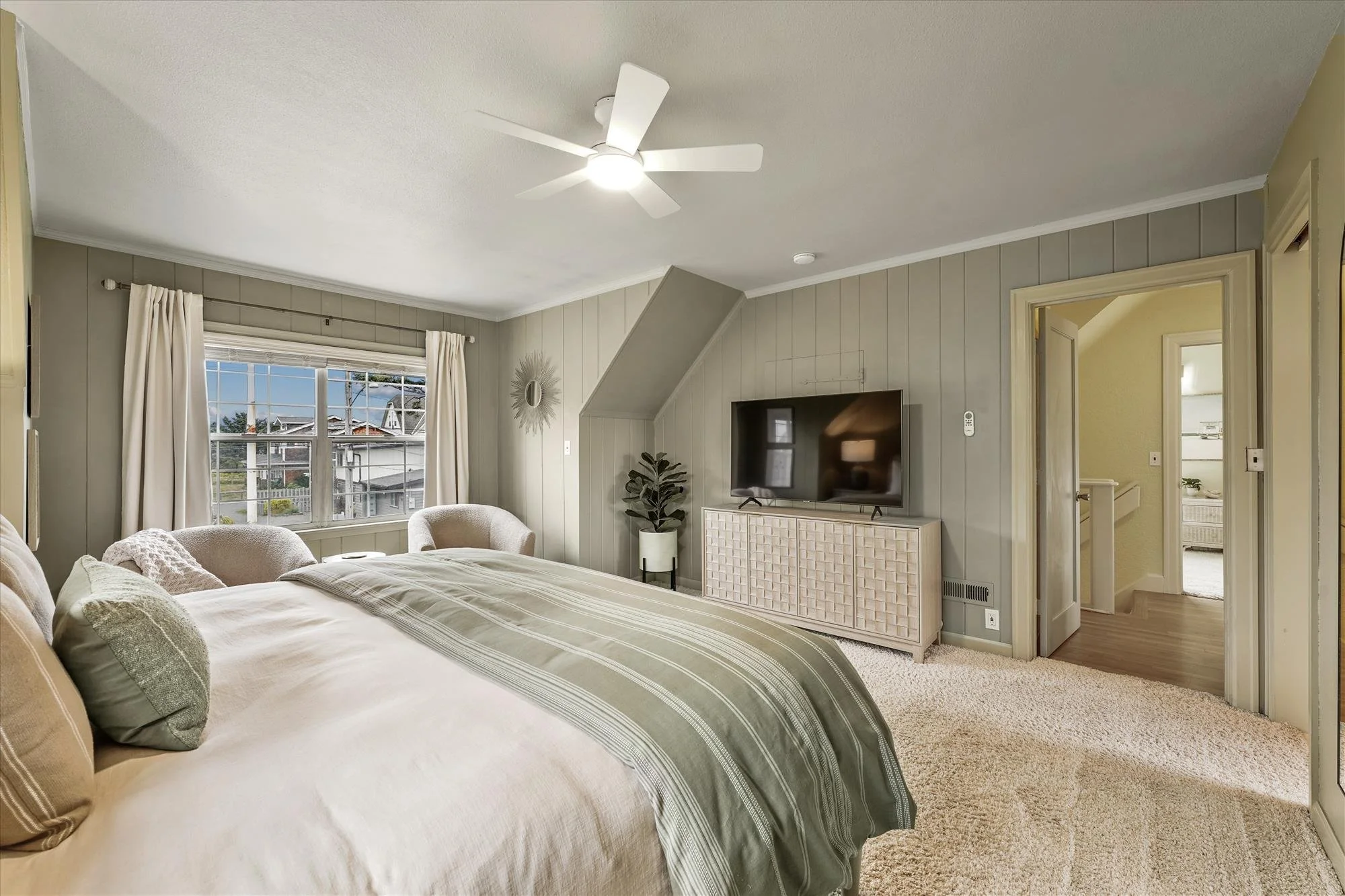 interiors-primary bedroom-_kbn3966.jpg
