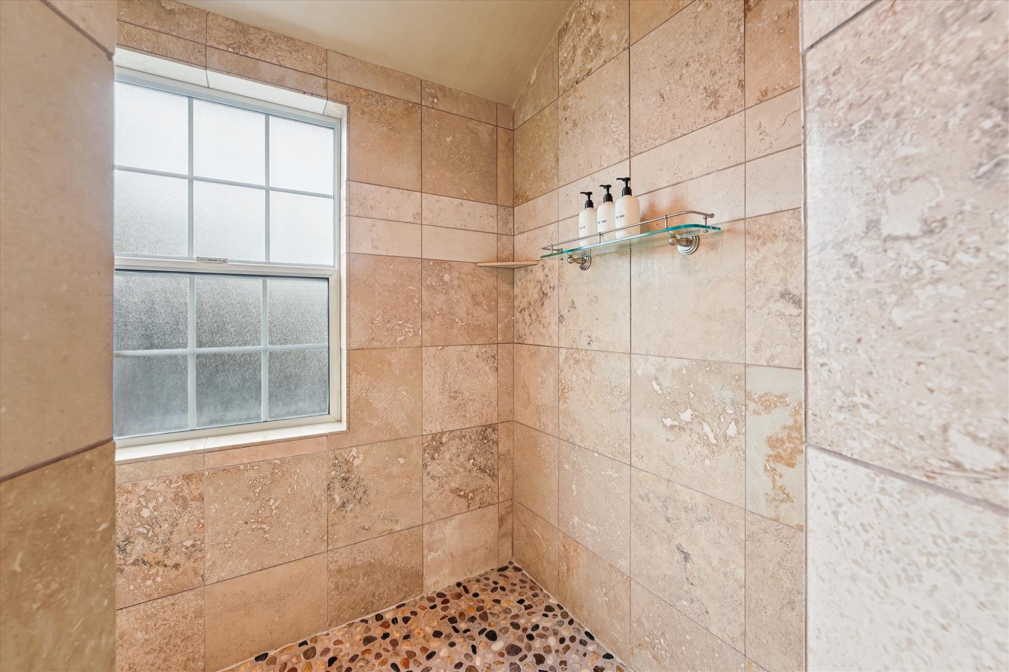 interiors-primary bath-_kbn4011.jpg