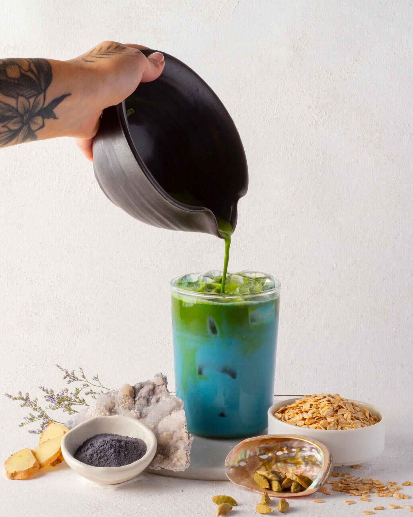 🦋💙🍵 Iced Blue Moon Ginger Majik w Matcha 🍵💙🦋

If you&rsquo;re looking to add a little extra sustainable energy and antioxidants into your day we HIGHLY recommend adding matcha to some of our decaffeinated beverages like the Blue Moon Ginger Maj