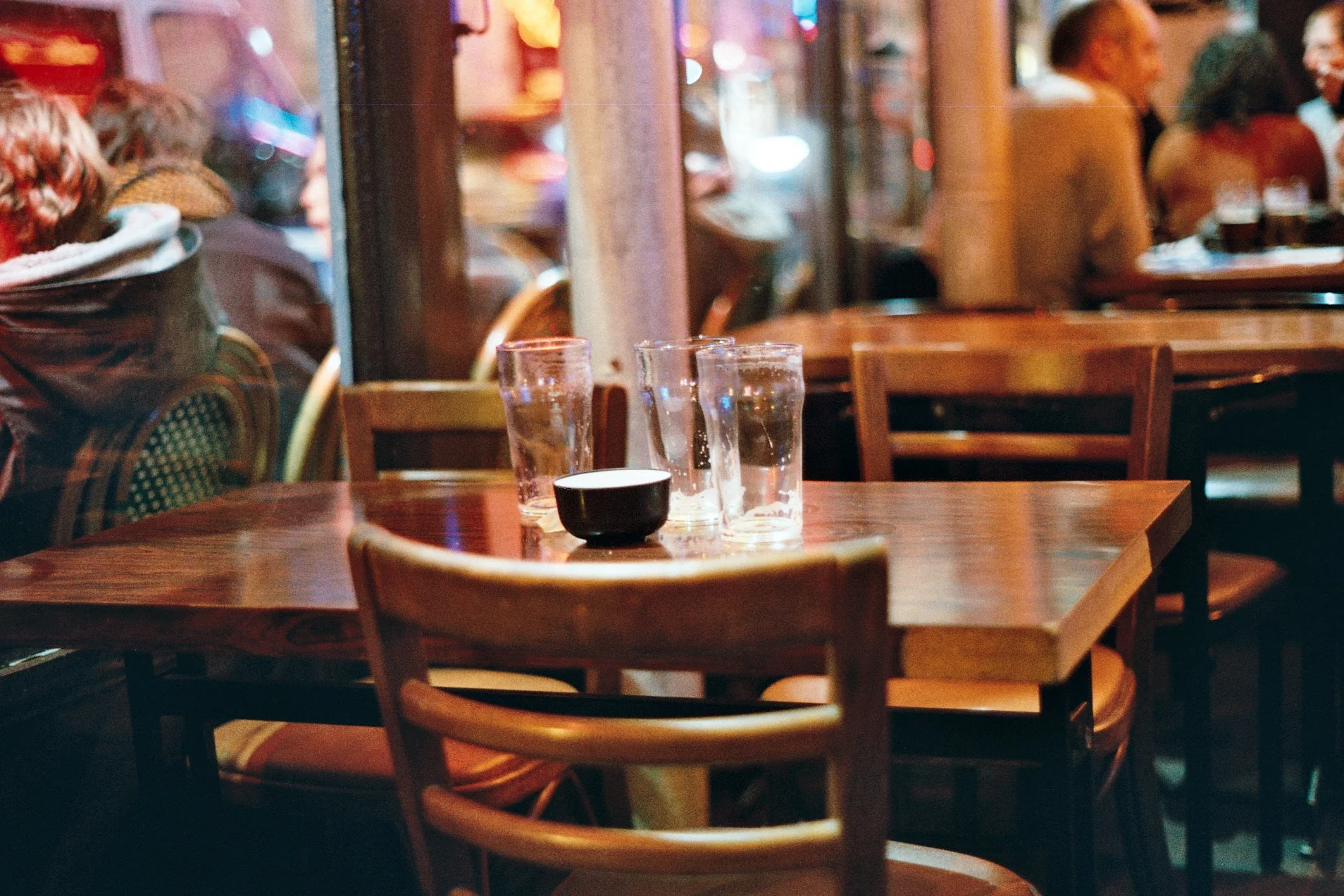 La pinte était à 2,90€, Paris, 2019, Caroline Le Com