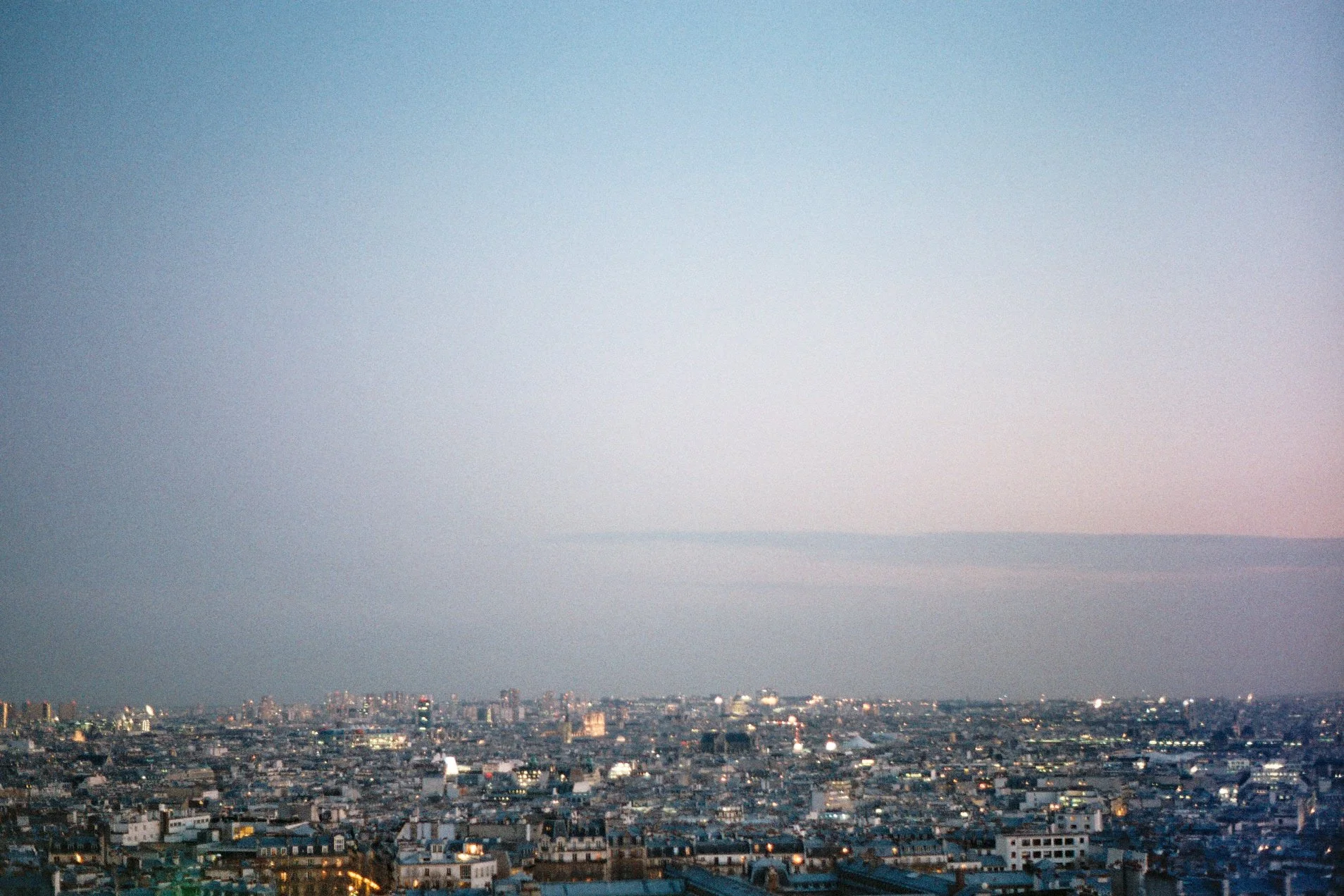 Monter sur la butte pour s'approcher du ciel, Paris, 2018, Caroline Le Com