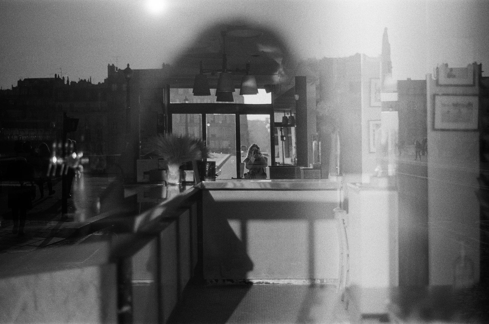 Le café vide, Paris, Caroline Le Com, 2022