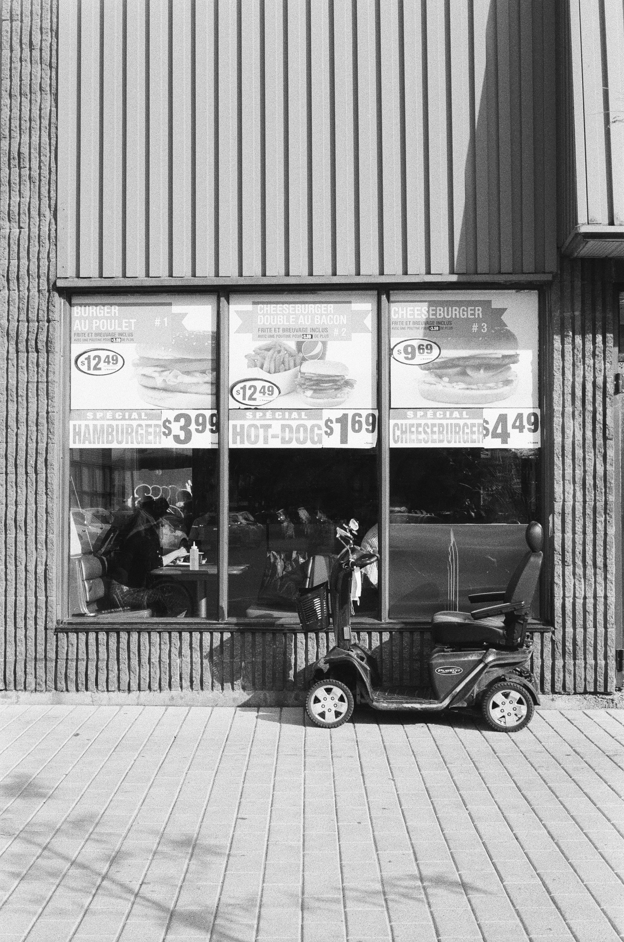 Spécial, Montréal, Caroline Le Com