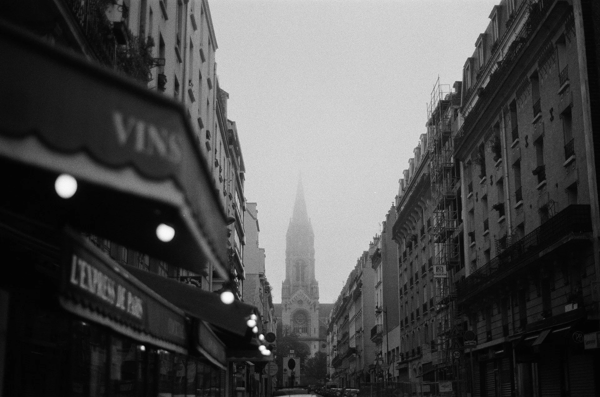 Notre-Dame-de-la-Croix brumeuse, Paris, 2022, Caroline Le Com