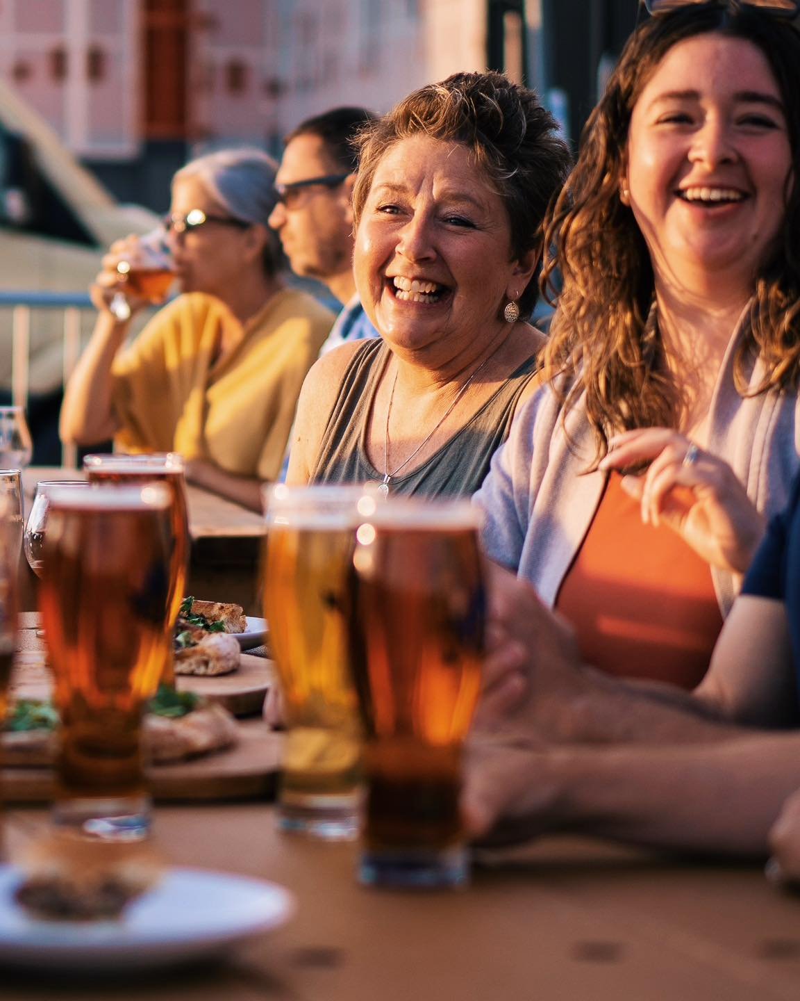 Golden hour 🤝 patio pints