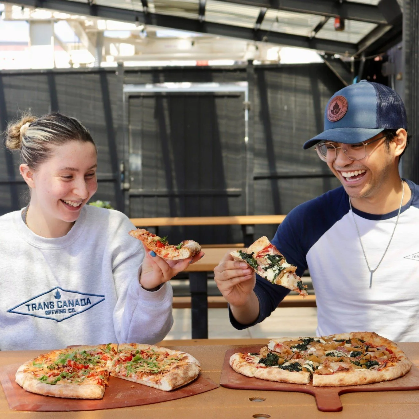 September is starting off on a delicious note🍕🤤

Come by the Taproom and try our two new feature pizzas:

🔥Tiny Fire - Farmer's Sausage made by @ungers1903, spicy sausage crumbles, peppadew peppers. TCB homemade tomato sauce, mozzarella, arugula, 