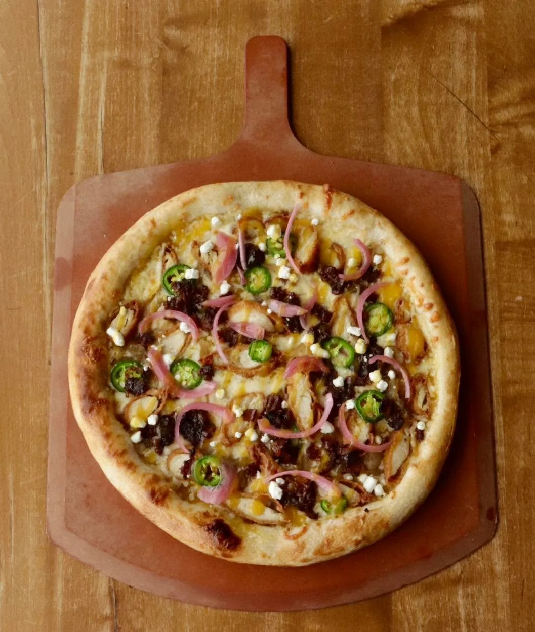 Big flavours meets bold toppings to create zero boring bites 🤤
Meet February&rsquo;s feature pizzas: Island Jam and Donair Delight

Island Jam🏝️ Mango sauce, mozzarella, crispy chicken, bacon jam, caramelized onions, jalape&ntilde;o, pickled red on