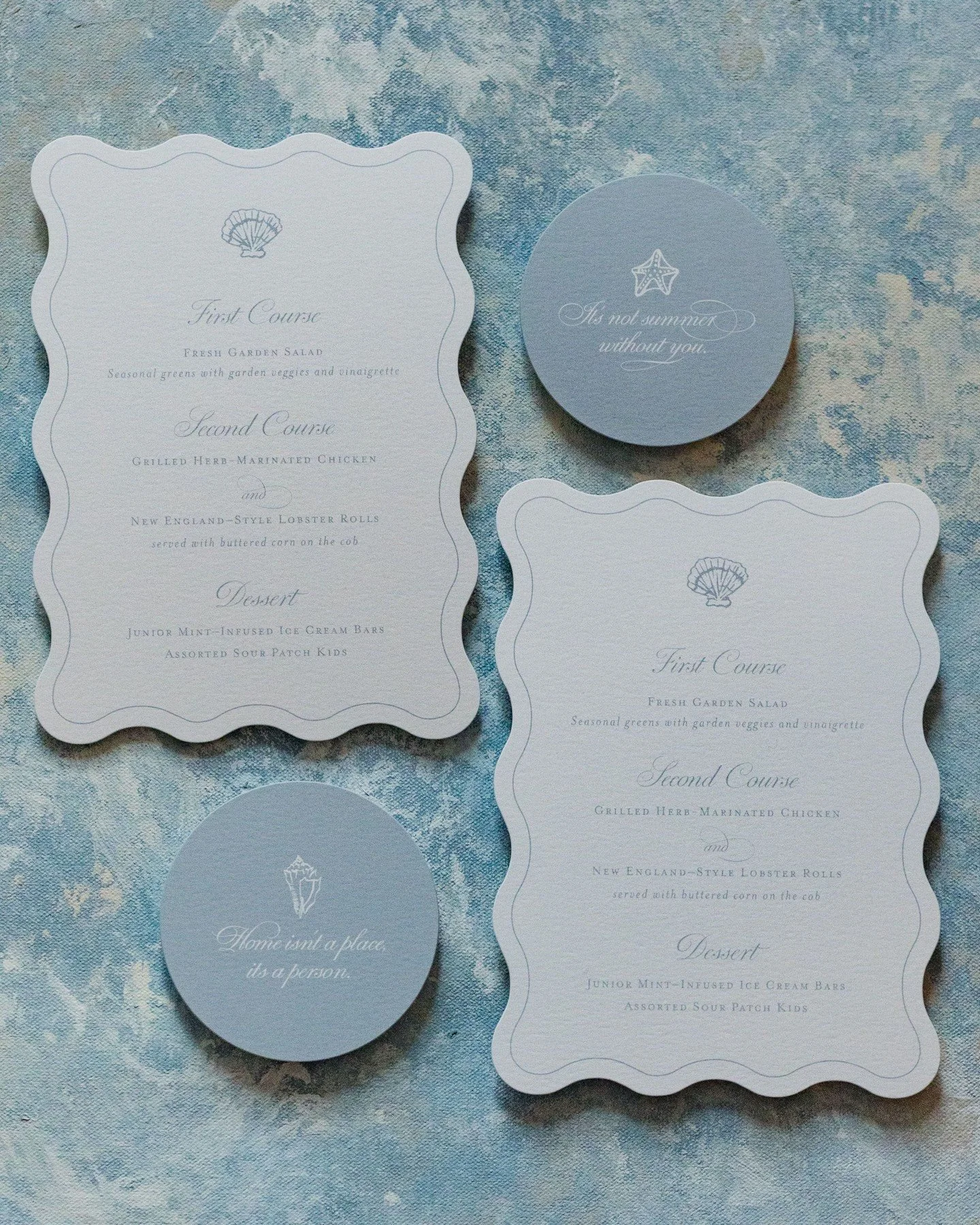 ✨ Make your wedding day paper unforgettable with a little shape-shifting ✨⁣
⁣
Who says menus, programs, and signage have to be standard rectangles? Adding a fun shape&mdash;like these wavy edges or modern circles&mdash;instantly elevates your paper d