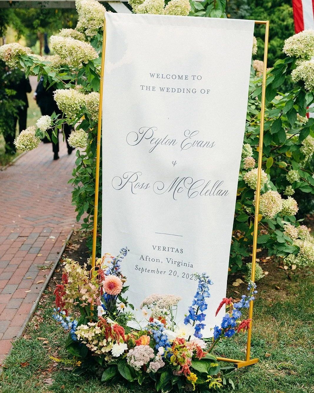 A welcome moment worth swooning over 🤍✨⁣
⁣
This oversized fabric banner was printed on a linen&ndash;cotton blend for a soft, elevated look that moves beautifully in the breeze.⁣
⁣
And a little reminder: just because you don&rsquo;t see something on